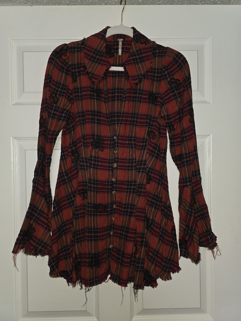 Moving Sale! { Rare Floral Free People Orange Raw Hem Button Down Size M